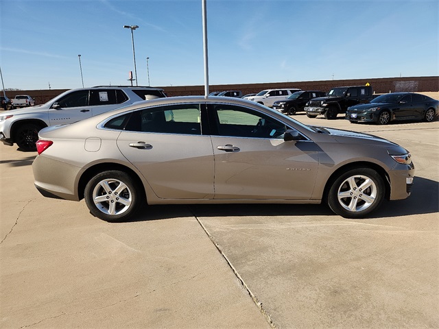 Used Car 2023 Chevrolet Malibu  Lt For Sale Under $20,000 In Plainview, Texas