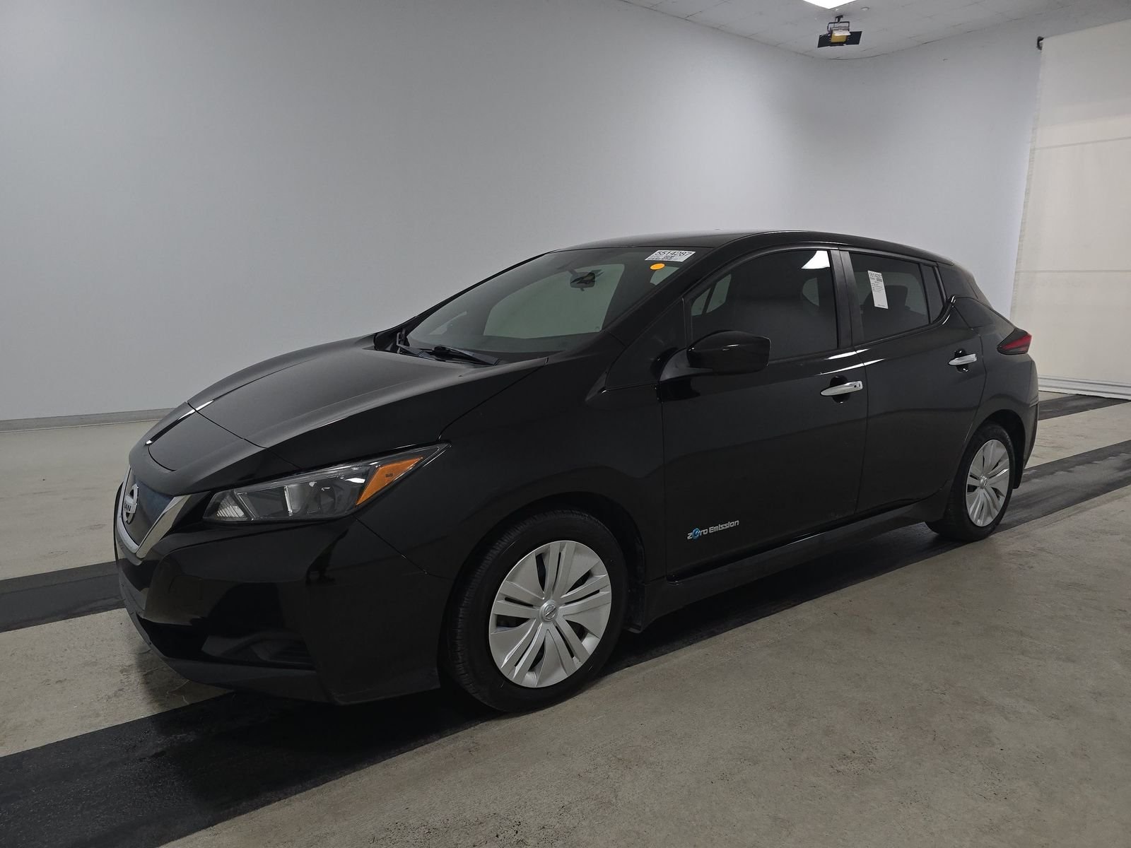 2019 Nissan Leaf S's photo