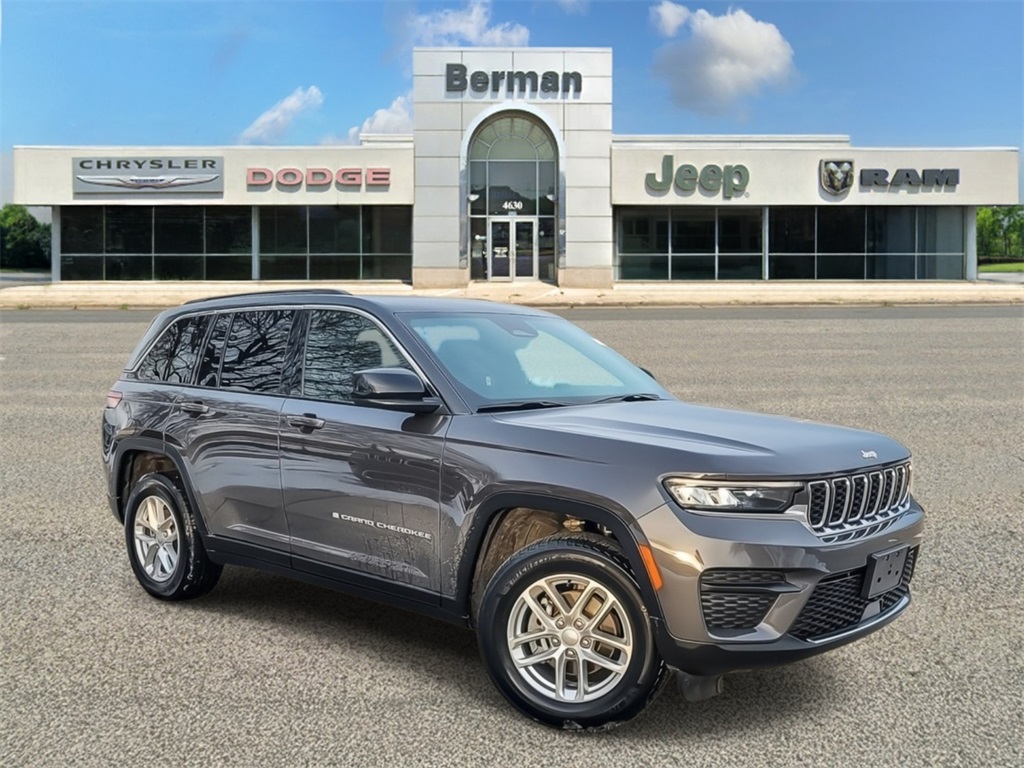 2025 Jeep Grand Cherokee Laredo 4WD