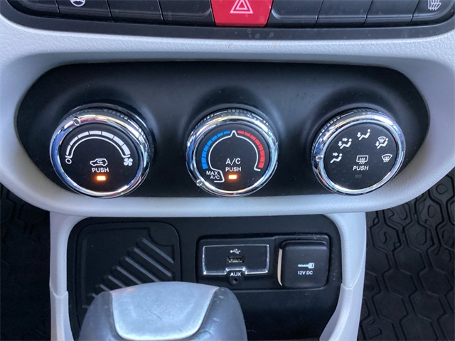 Used Car 2015 Jeep Renegade  Latitude For Sale Under $12,000 In San Antonio, Texas