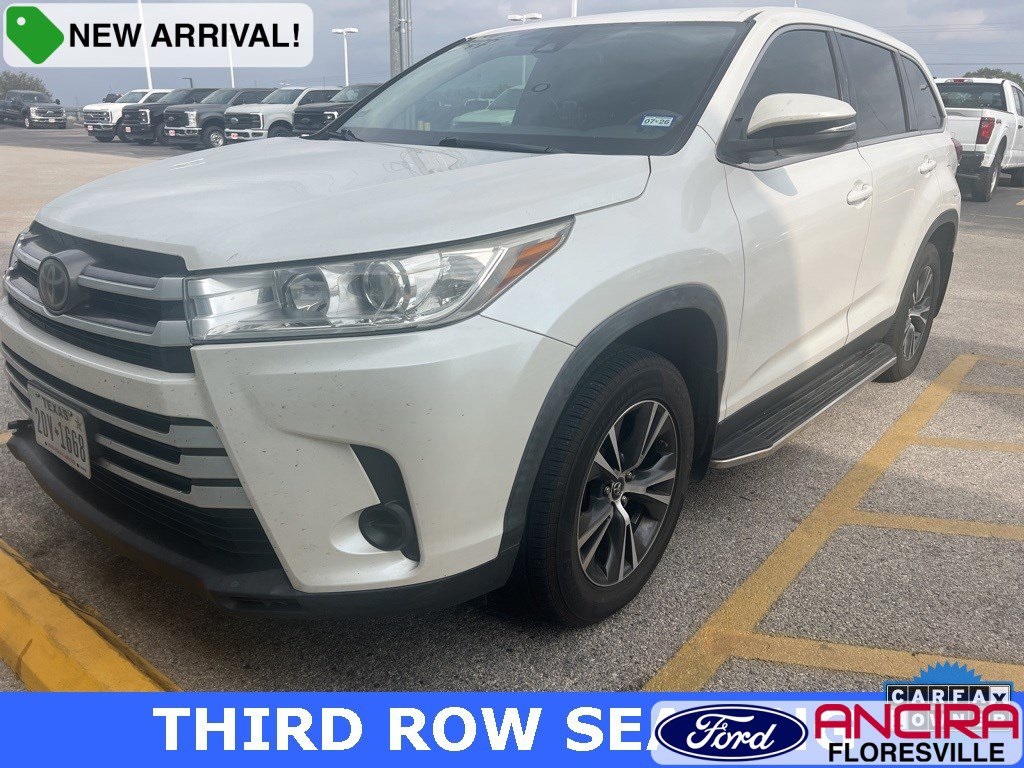 Used Car 2019 Toyota Highlander  Le Plus For Sale Under $20,000 In Floresville, Texas