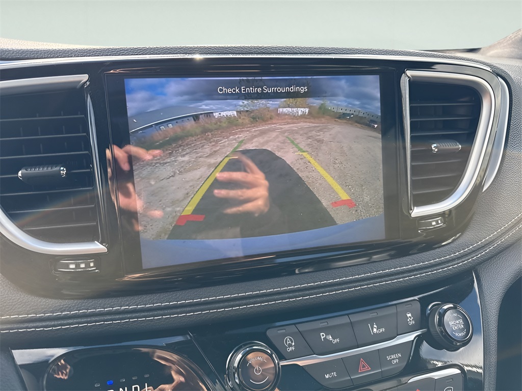 2025 Chrysler Pacifica