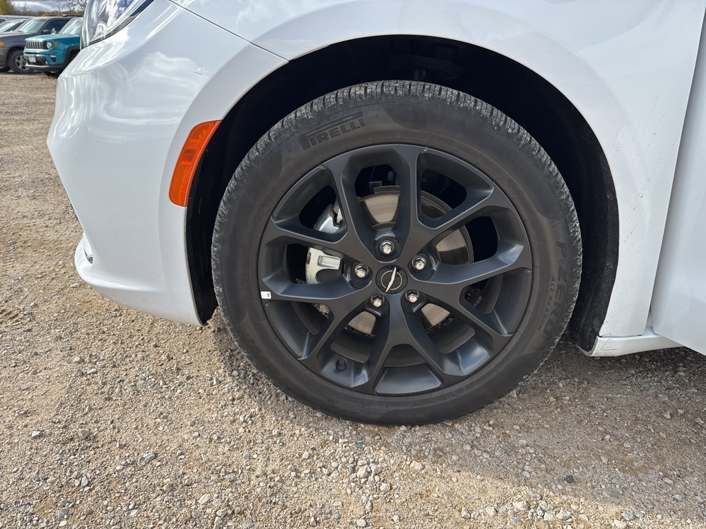 2025 Chrysler Pacifica