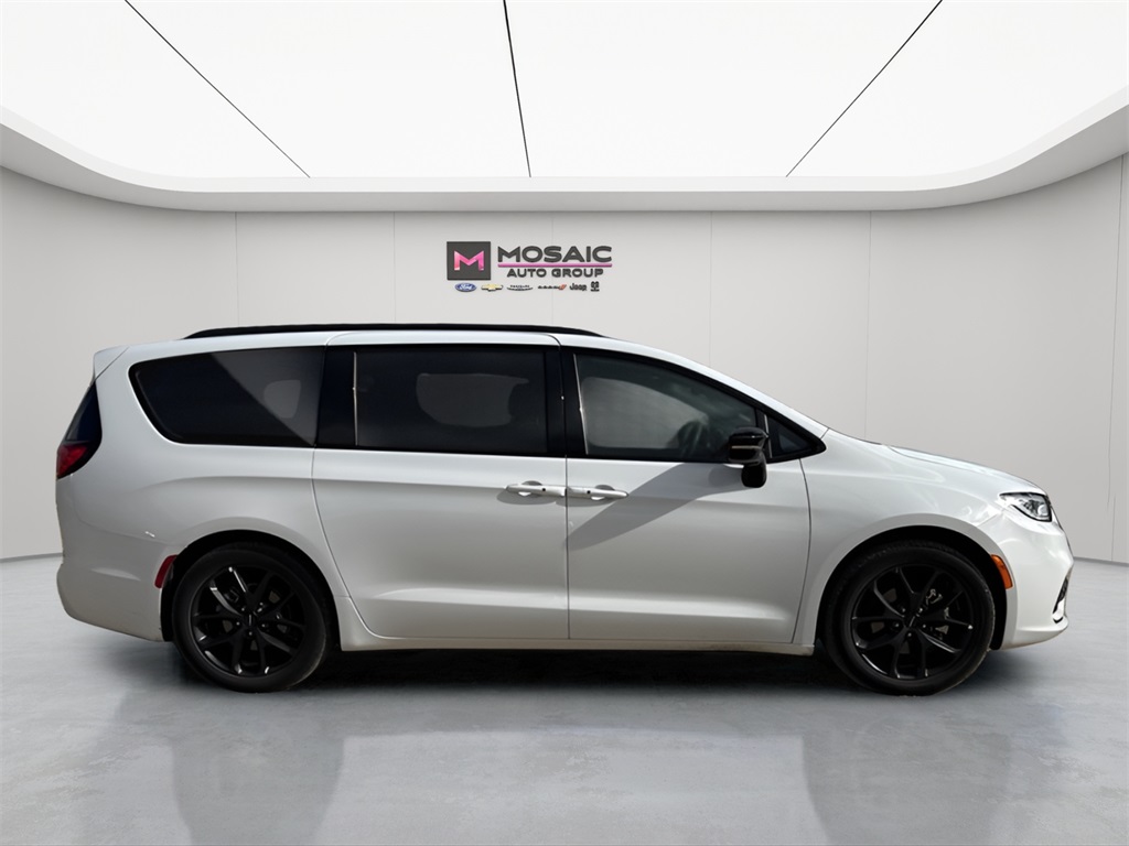 2025 Chrysler Pacifica