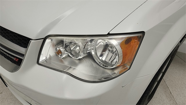 2016 Dodge Grand Caravan SXT White at Durrett Motor Company