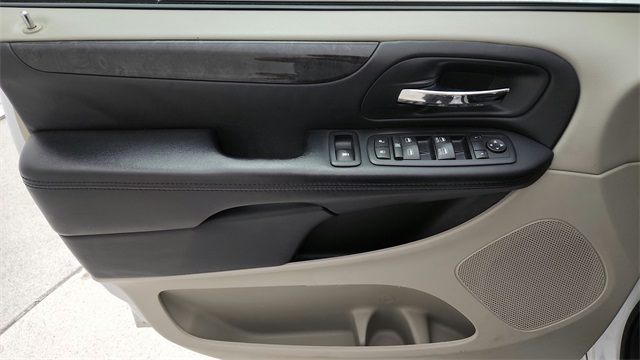 2016 Dodge Grand Caravan SXT White at Durrett Motor Company