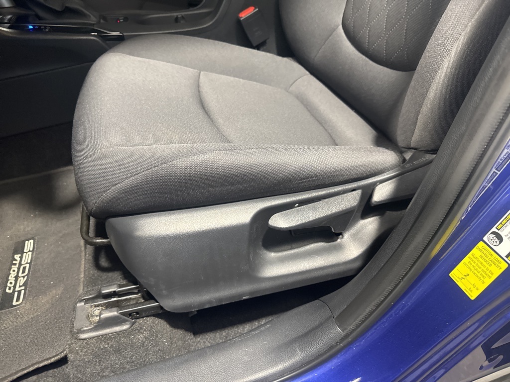 Thumbnail: 2023 Toyota Corolla Cross - 31