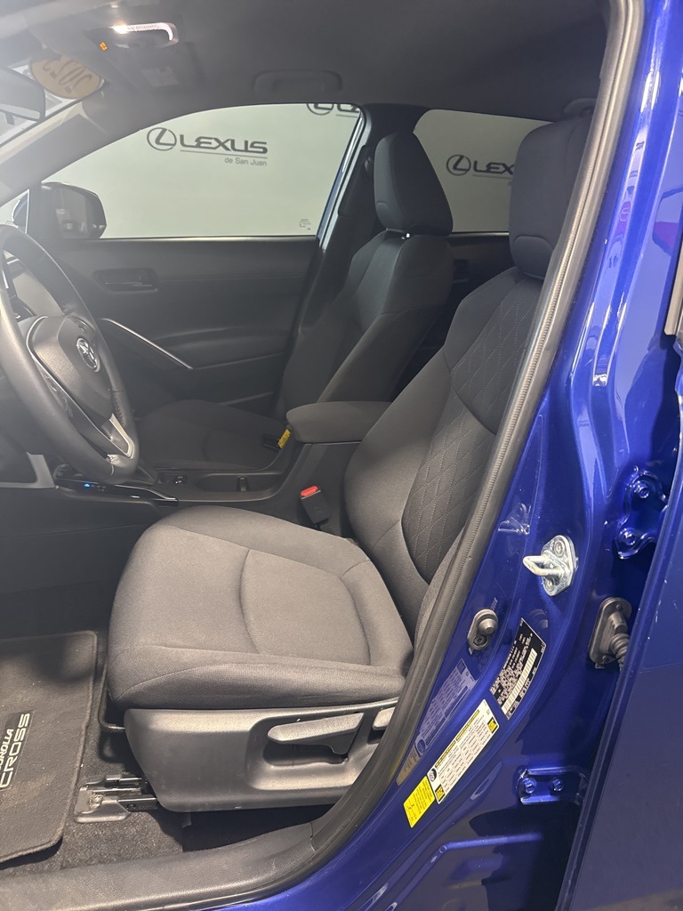 Thumbnail: 2023 Toyota Corolla Cross - 32