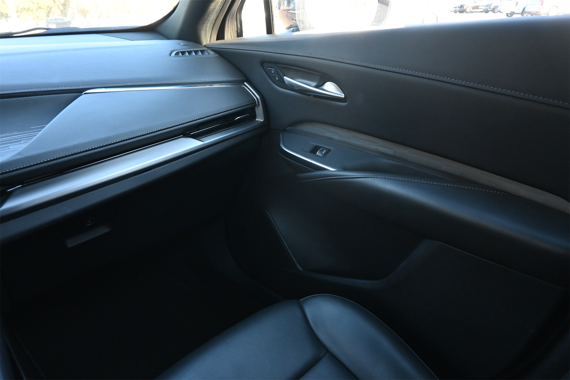 2025 Cadillac XT4 Premium Luxury - 7