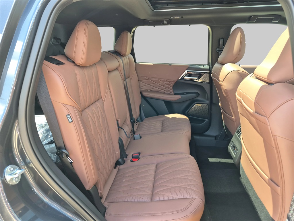 2025 Mitsubishi Outlander SEL Gray at North Houston Mitsubishi