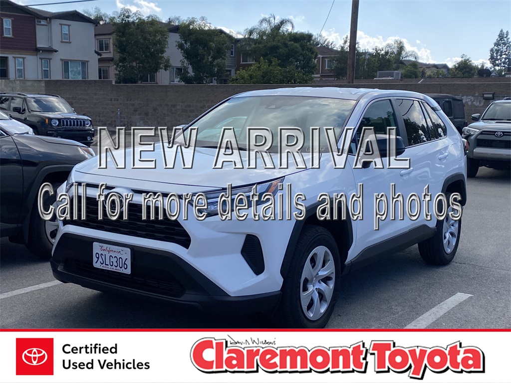 2025 Toyota RAV4 LE FWD