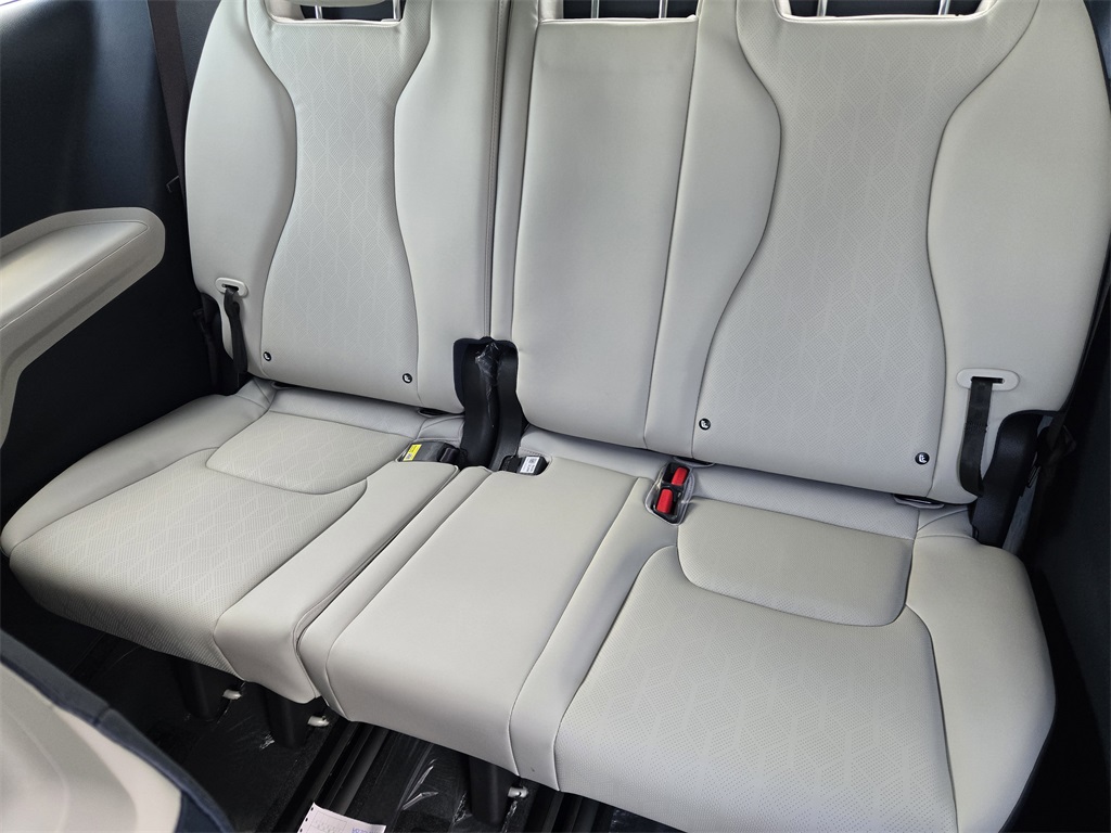 2026 Kia Carnival Hybrid EX Silver at Shottenkirk Kia Fort Bend