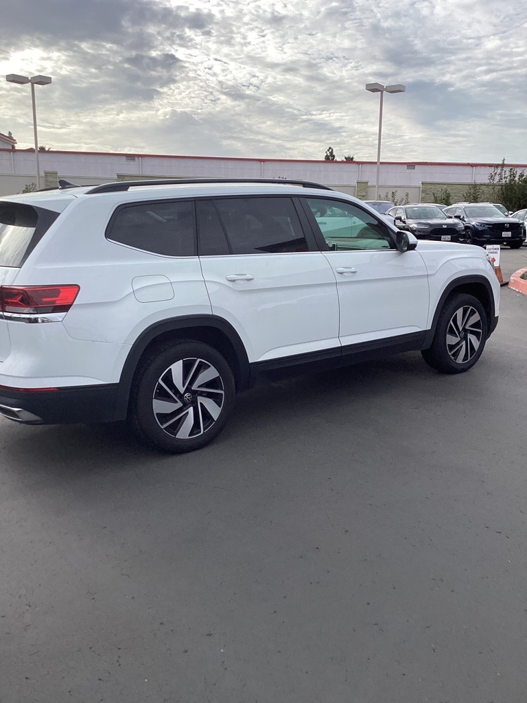 2024 Volkswagen Atlas SE FWD with Technology