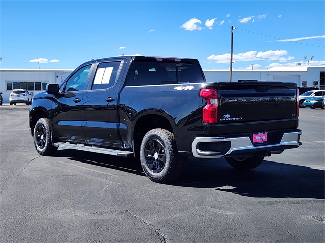 2024 Chevrolet Silverado 1500 LT photo 2