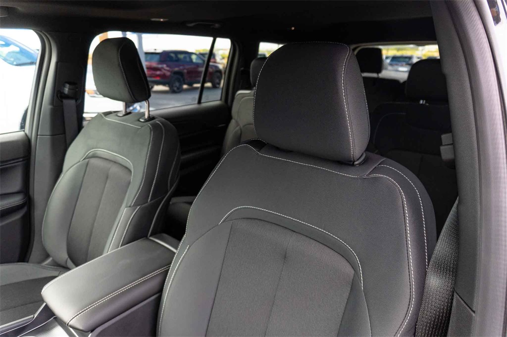 New Car 2025 Jeep Grand Cherokee L  Laredo For Sale Under $50,000 In San Marcos, Texas