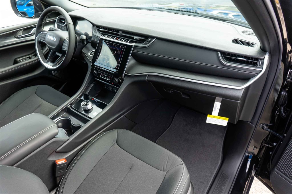 New Car 2025 Jeep Grand Cherokee L  Laredo For Sale Under $50,000 In San Marcos, Texas