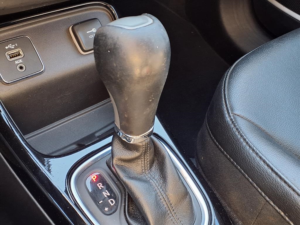 2019 Jeep Compass Altitude White at Mac Haik CDJR North Houston