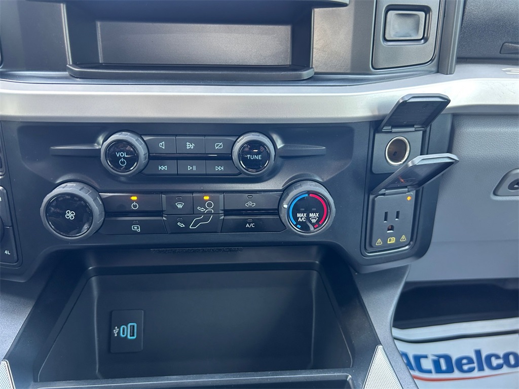 Used Car 2023 Ford F-250sd  Xlt For Sale Under $60,000 In Floresville, Texas