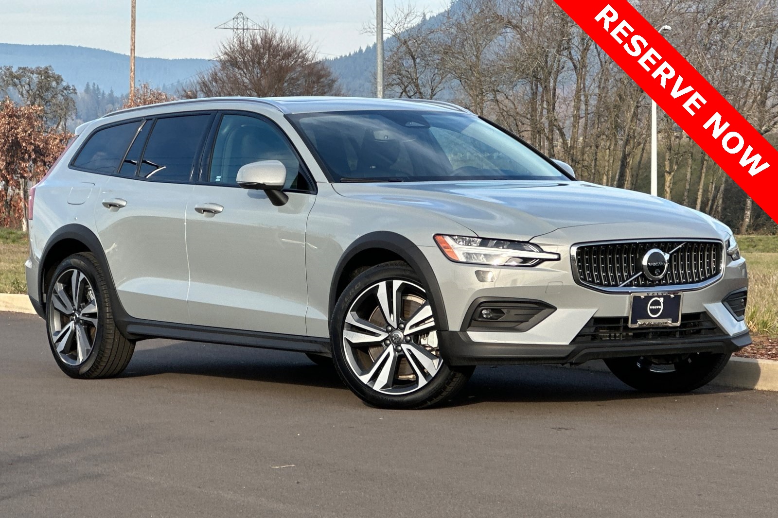 2025 Volvo V60 Cross Country B5 Plus AWD