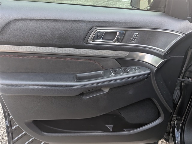 2018 Ford Explorer XLT Black at Autostrade