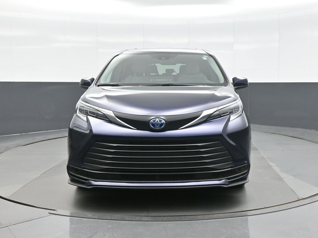 Used 2025 Toyota Sienna LE with VIN 5TDKSKFC4SS196329 for sale in Kansas City