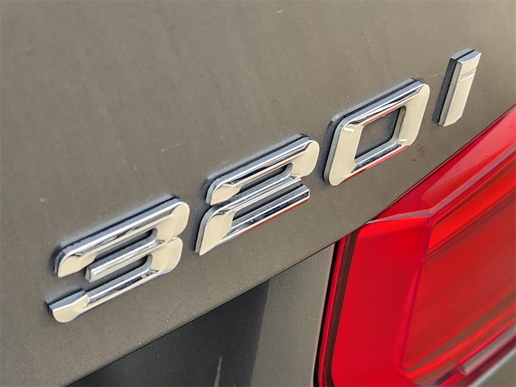 2016 BMW 3 Series 320i - 11