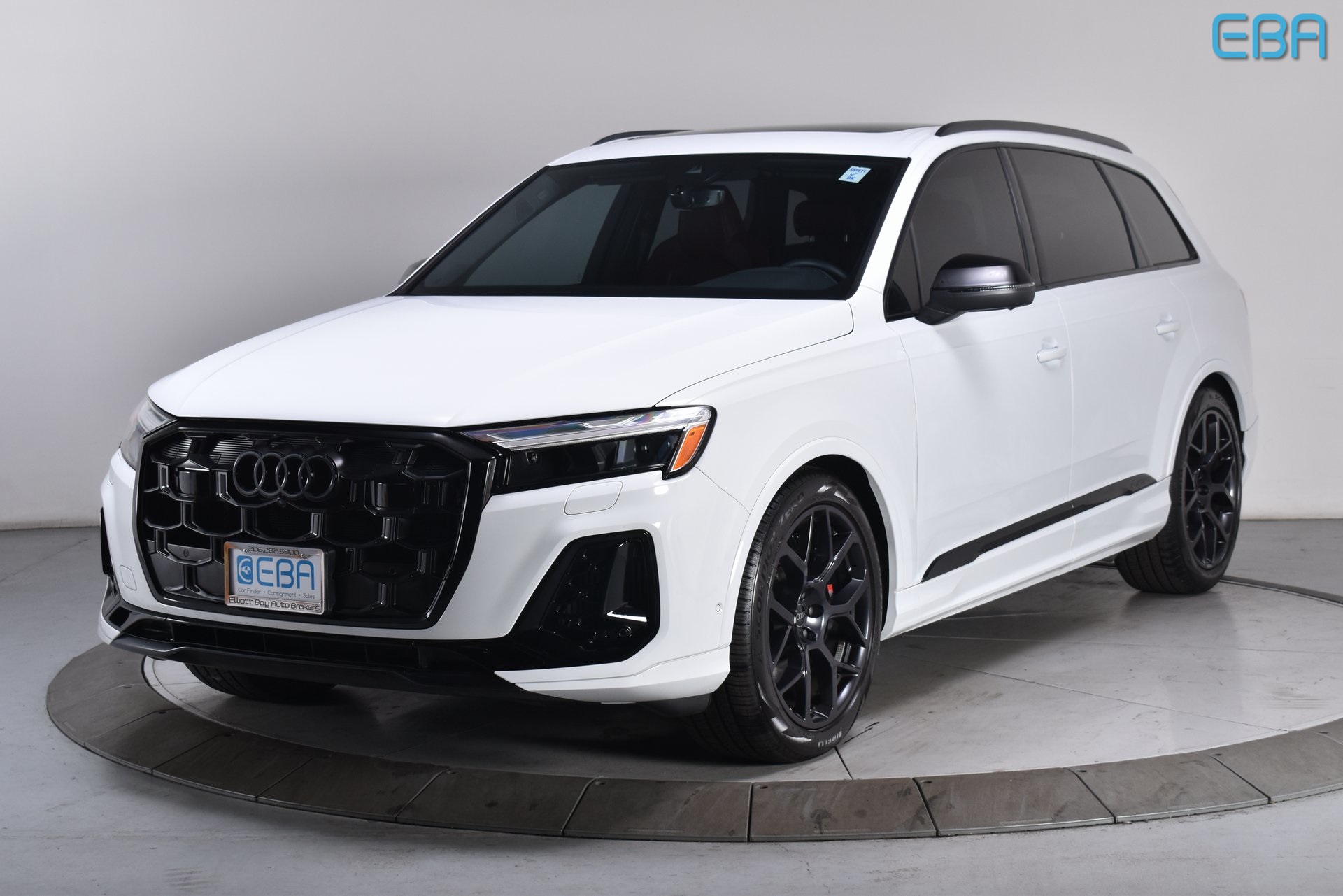 2025 Audi SQ7 Premium Plus photo 2