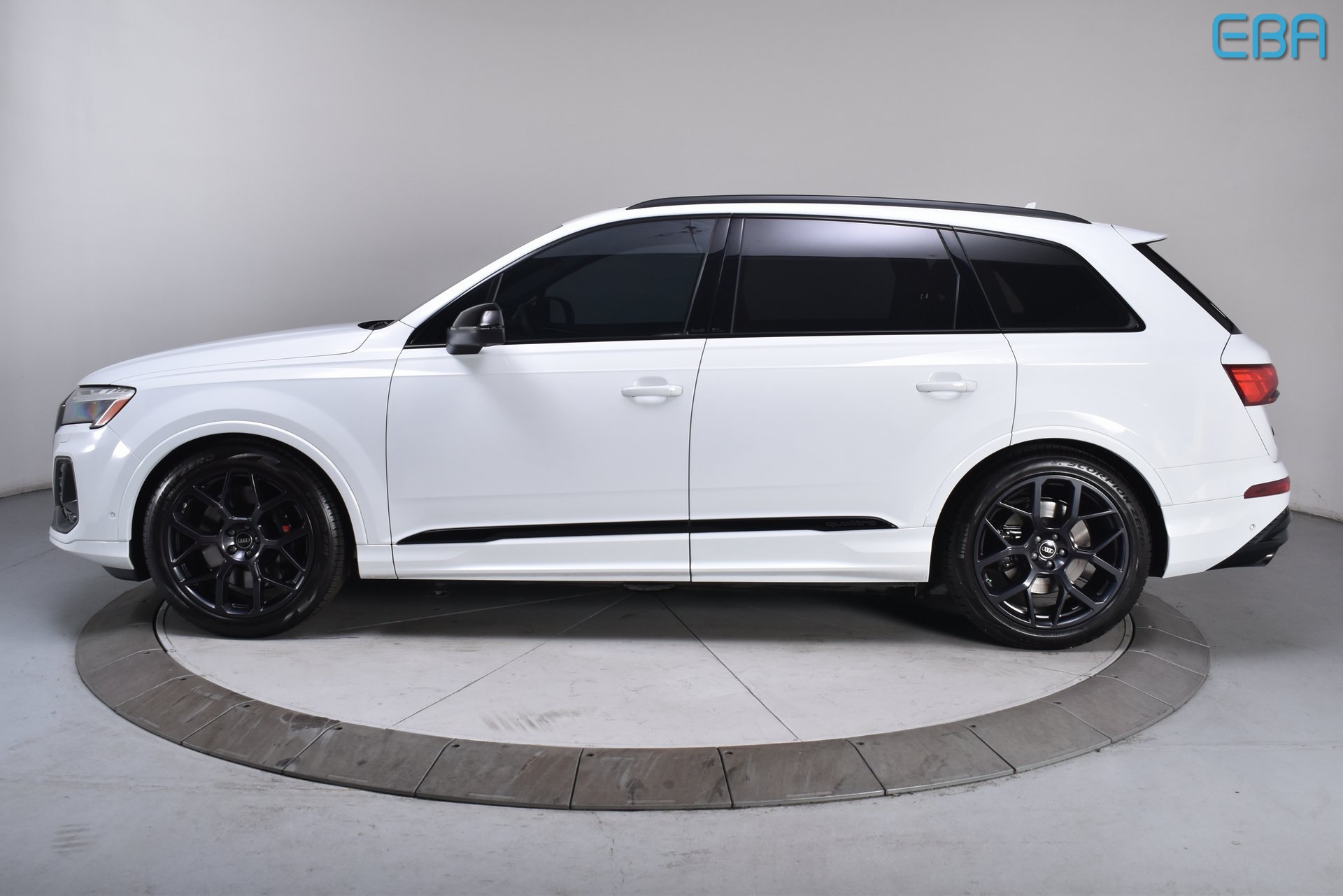 2025 Audi SQ7 Premium Plus photo 3