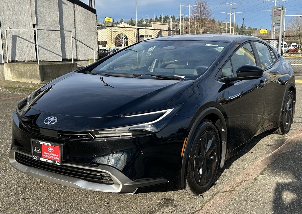 2026 Toyota Prius Plug-In Hybrid SE FWD