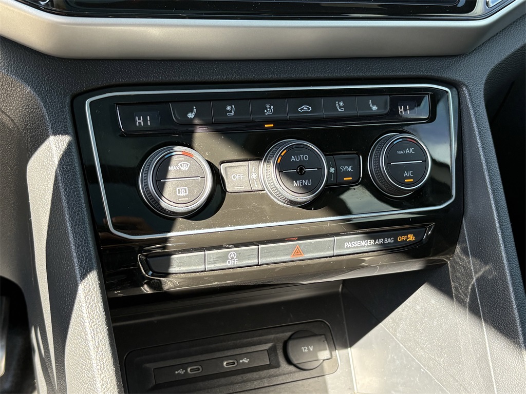 2022 Volkswagen Atlas Cross Sport 3.6L V6 SEL Premium R-Line White at DeMontrond Auto Country