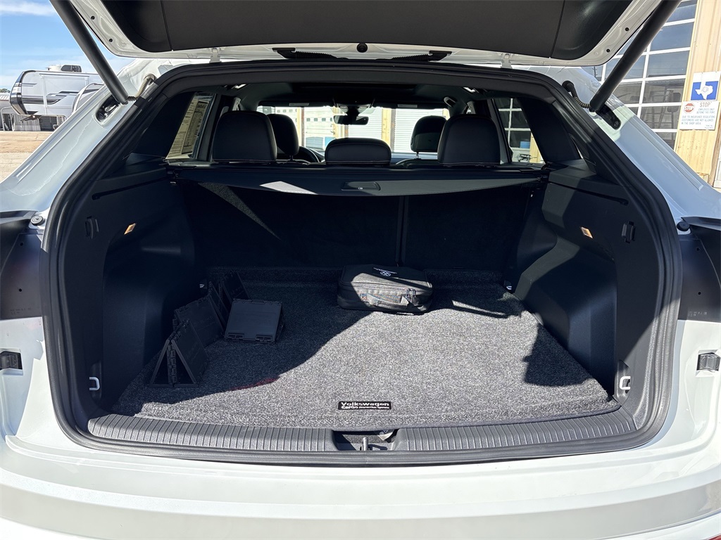 2022 Volkswagen Atlas Cross Sport 3.6L V6 SEL Premium R-Line White at DeMontrond Auto Country