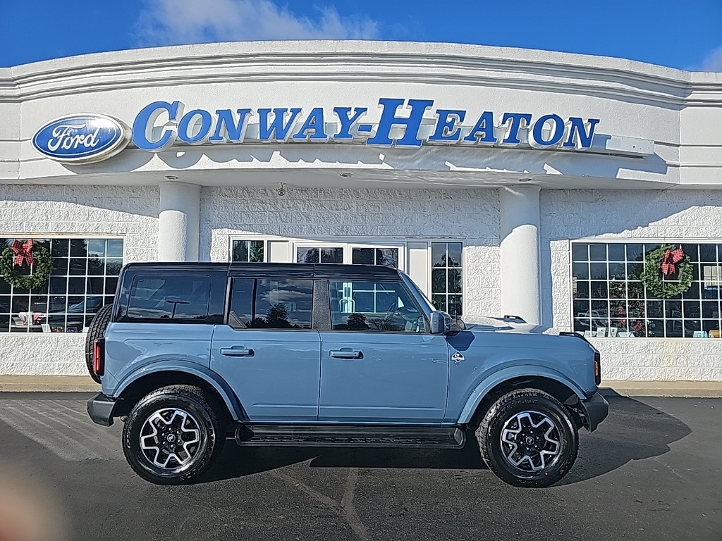 2025 Ford Bronco Outer Banks 4-Door 4WD