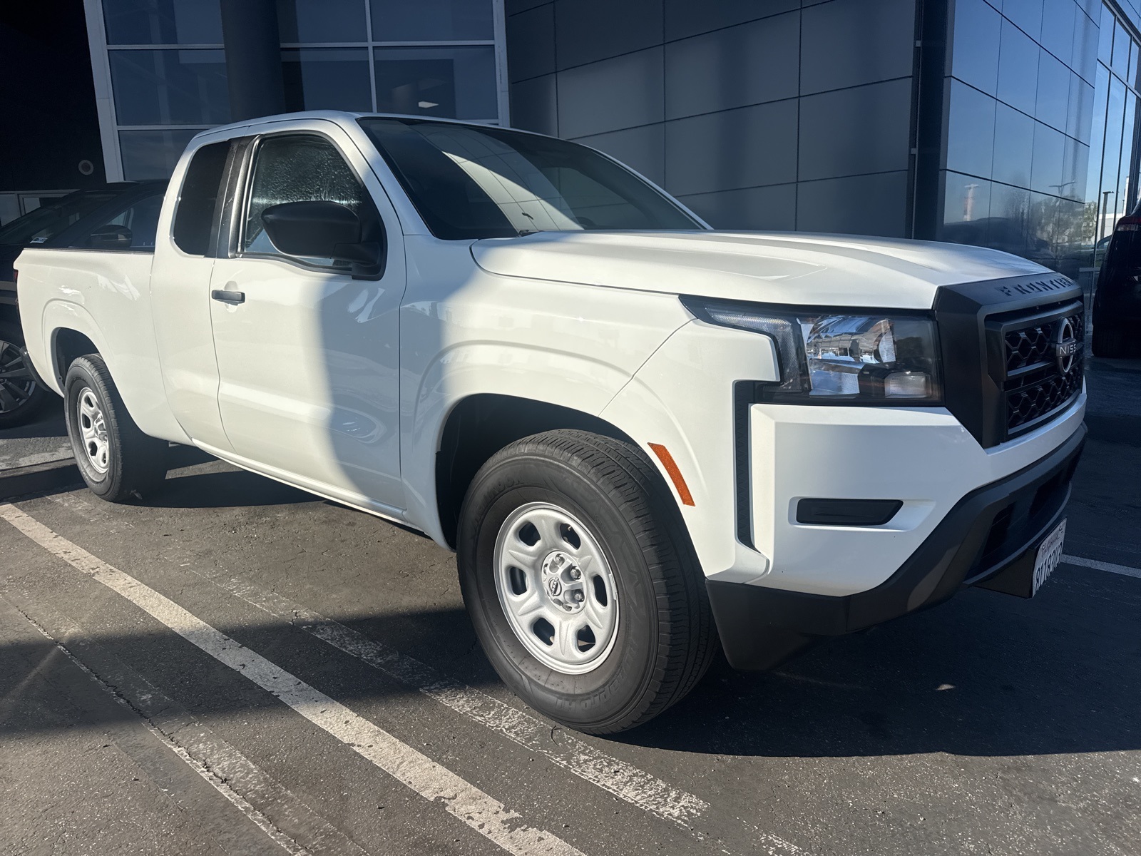 2023 Nissan Frontier S's photo