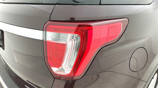 2018 Ford Explorer XLT Red at Autostrade