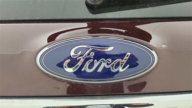 2018 Ford Explorer XLT Red at Autostrade