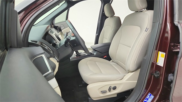 2018 Ford Explorer XLT Red at Autostrade