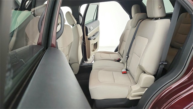 2018 Ford Explorer XLT Red at Autostrade