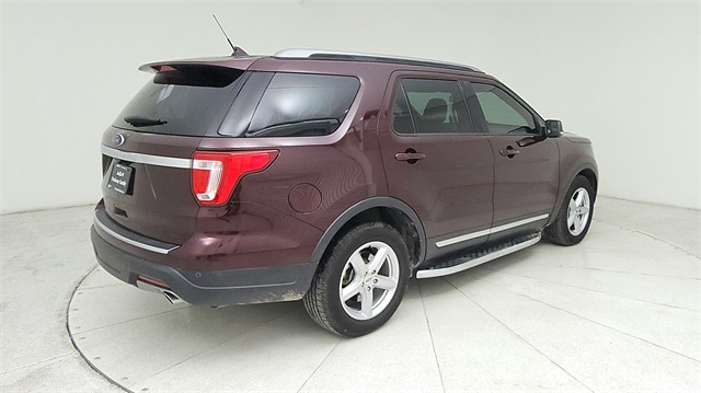 2018 Ford Explorer XLT Red at Autostrade