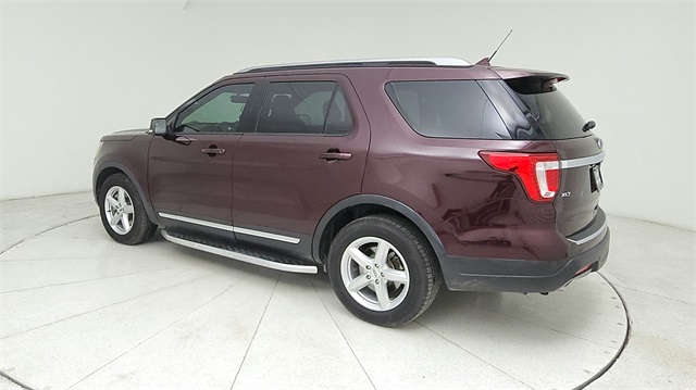 2018 Ford Explorer XLT Red at Autostrade