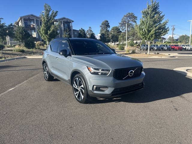 2021 Volvo XC40 R-Design