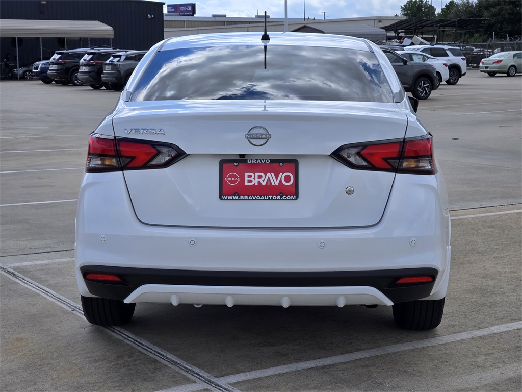 2025 Nissan Versa 1.6 S - 4