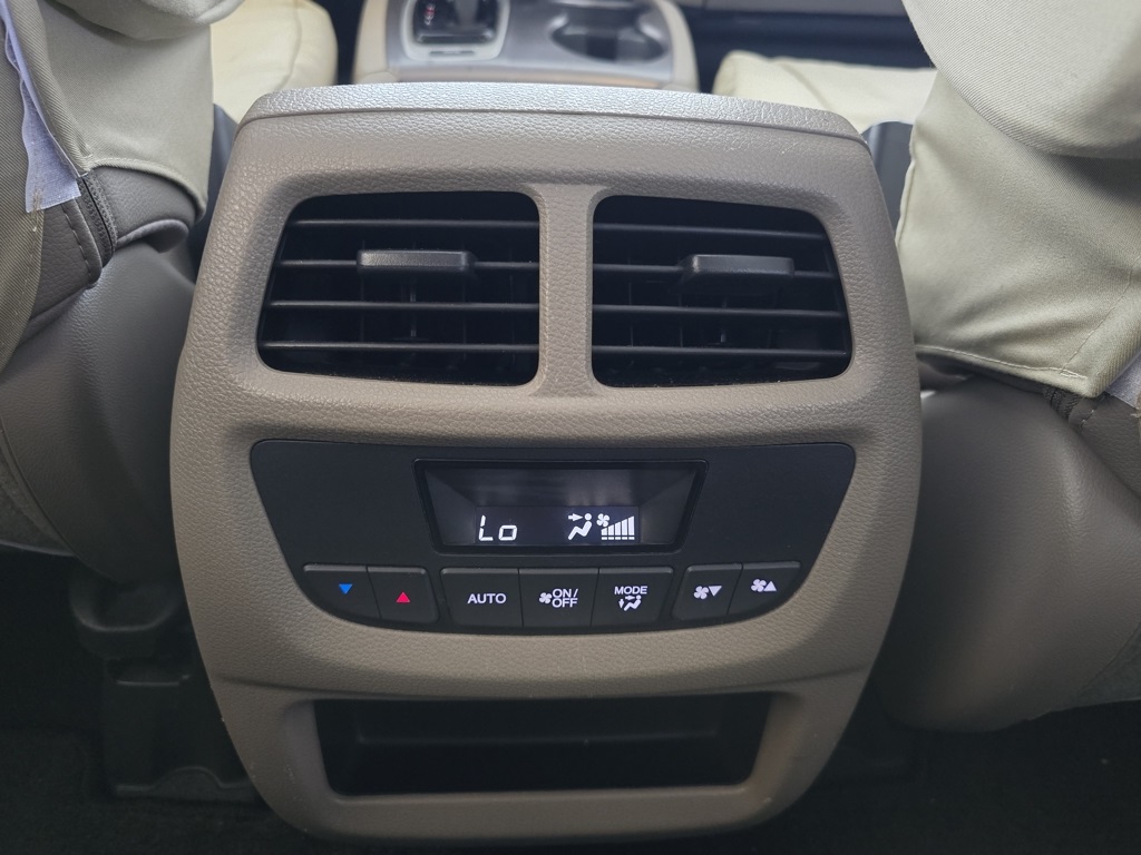 Thumbnail: 2017 Honda Pilot - 19