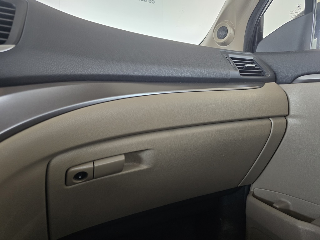 Thumbnail: 2017 Honda Pilot - 25