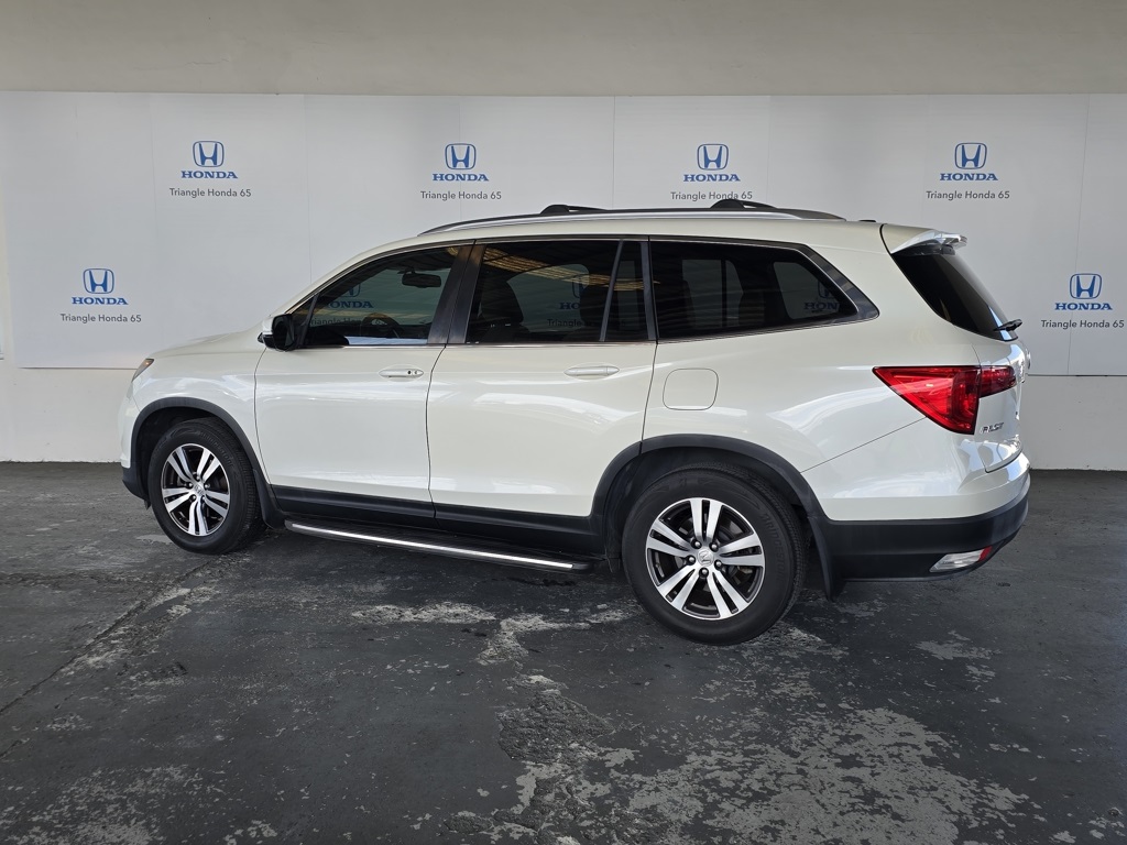 Thumbnail: 2017 Honda Pilot - 4