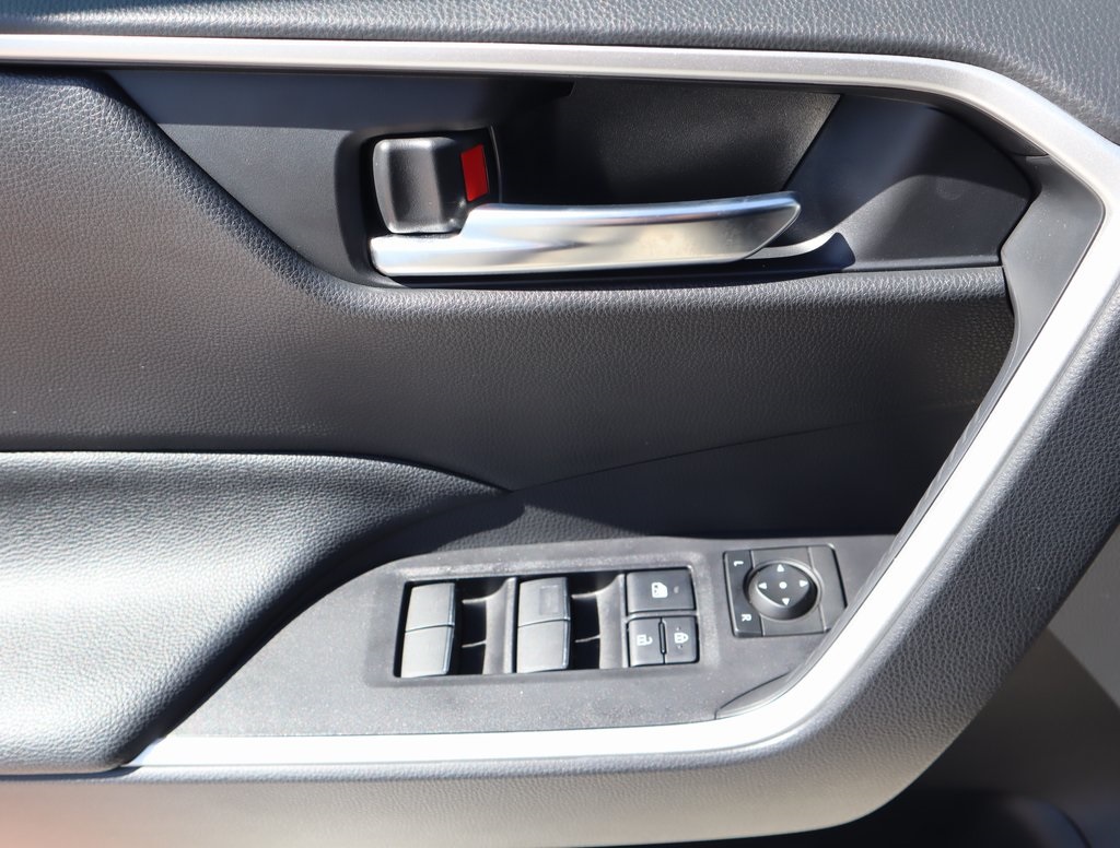 Thumbnail: 2024 Toyota RAV4 - 16