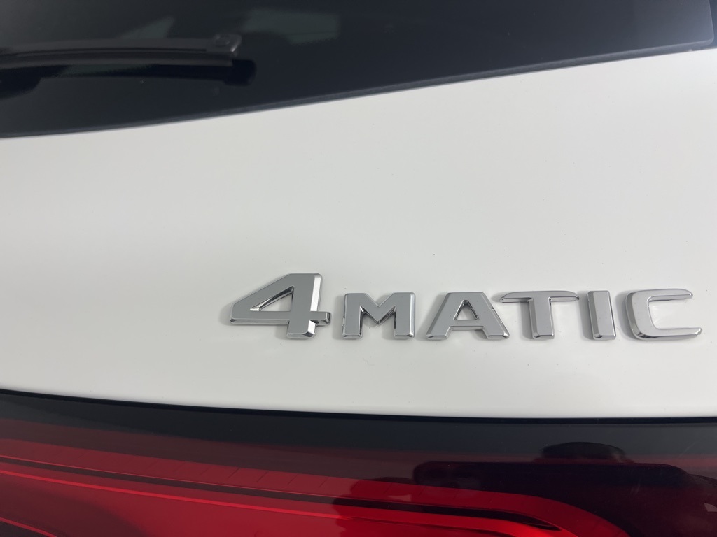 2025 Mercedes Benz GLC 300 4MATIC photo 14