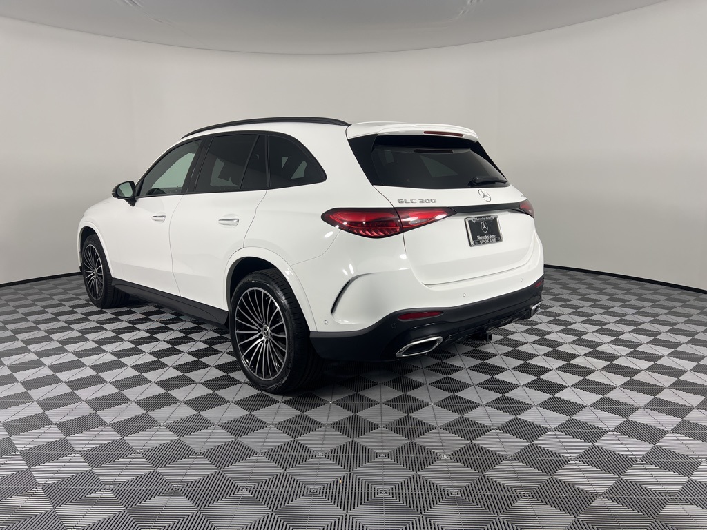 2025 Mercedes Benz GLC 300 4MATIC photo 4