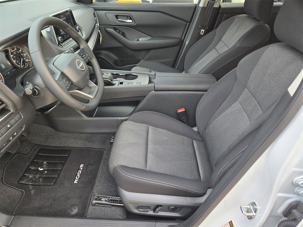 2026 Nissan Rogue SV - 7