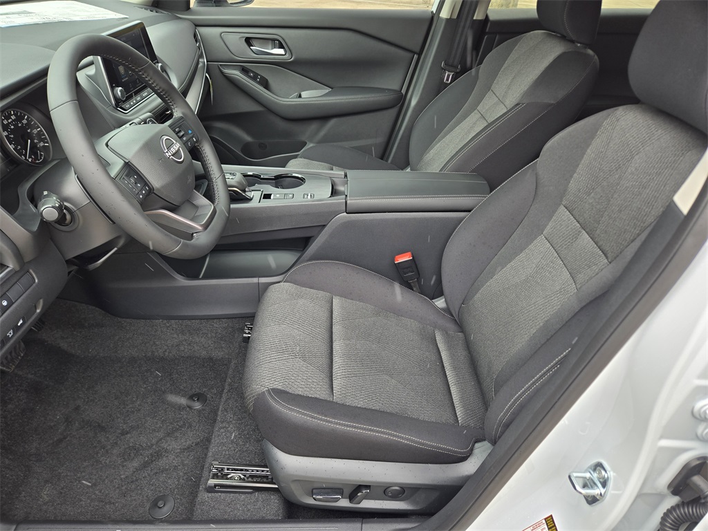 2026 Nissan Rogue SV - 6