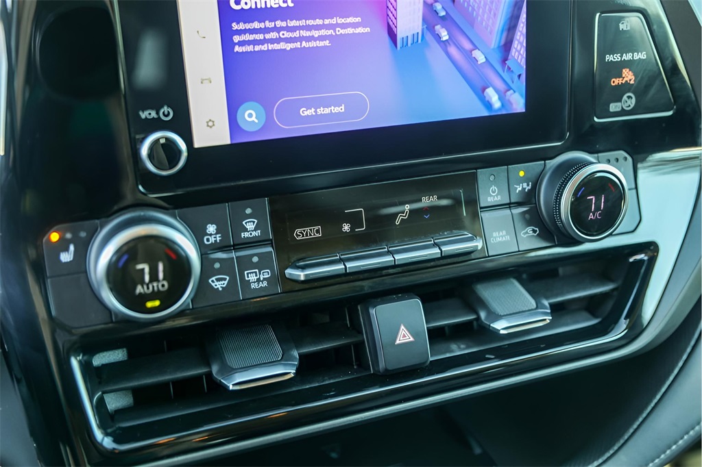 Used Car 2023 Toyota Highlander  Xle For Sale Under $35,000 In Austin, Texas